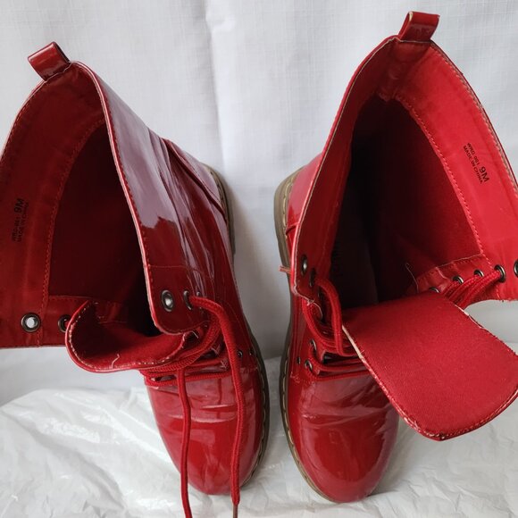 Laundry List Red patent leather Lace-up Boots Unisex size 9M. - Picture 11 of 13